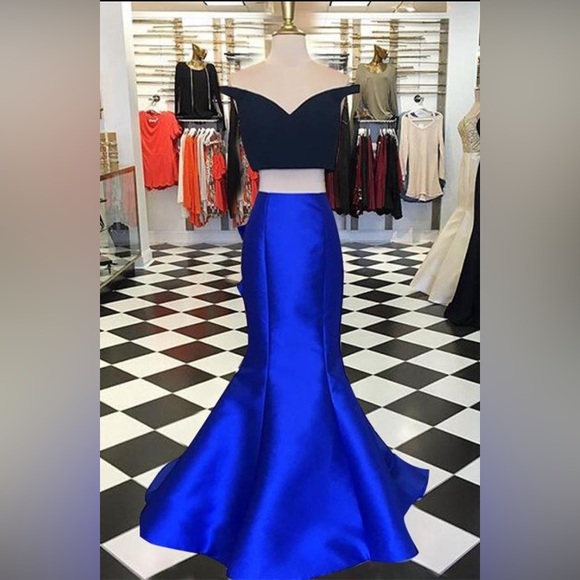 Sherri Hill Two-Piece Prom Dress - Picture 3 of 5